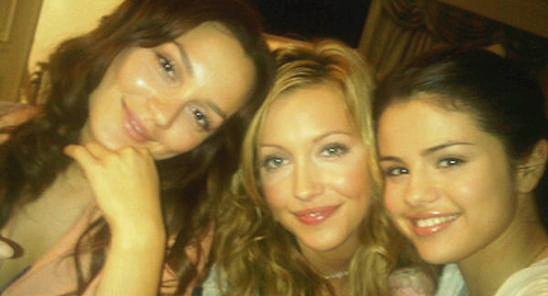 Leighton Meester & Katie Cassidy ♥ Awee