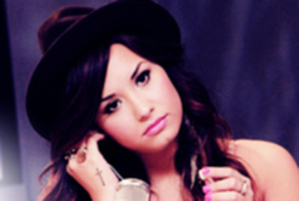 CSGYURQEGLAYFRCRAGH - demi lovato super cool photos