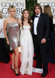 15824206_LUNZTVYEK - miley cyrus Red carpet arrivals for 66th Annual Golden Globe Awards