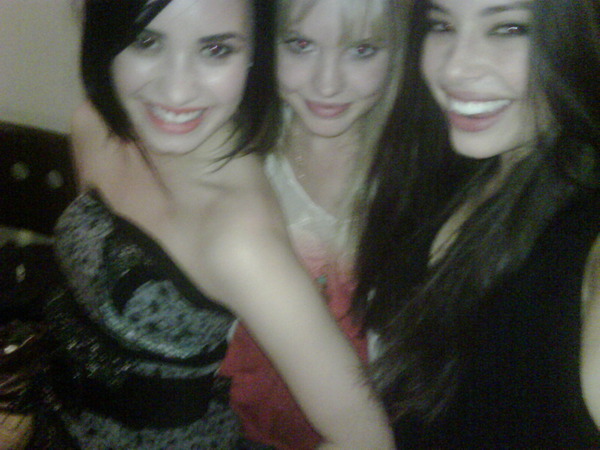 Blurry.. But we couldn't stop laughing!! I love mego and chloe :D