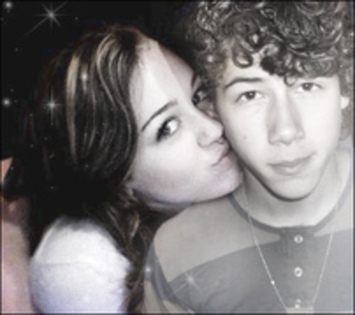 XOFKCQQCRXBNSDGBCCS - miley and nick