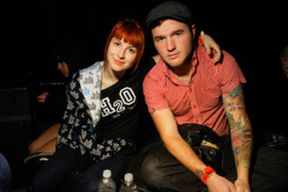 Hayley-Williams-Chad-Gilbert-paramore-10298327-320-213