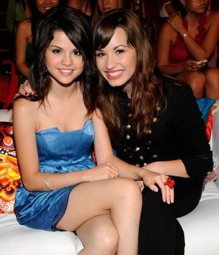 selenagomezfan_com-teenchoiceawards2008-0010[1]