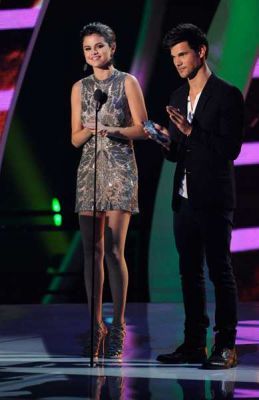 normal_065 - Selena Gomez Award Shows 2O11 VMA MTV Video Music Awards