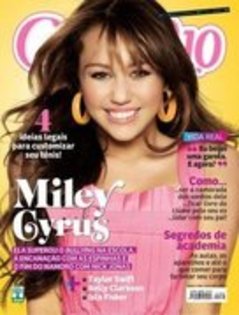 16076726_FFBGUNHBA - Miley in reviste