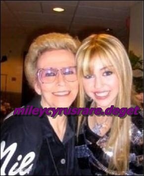 m n grandmother - a rare pics with miley and her grandma