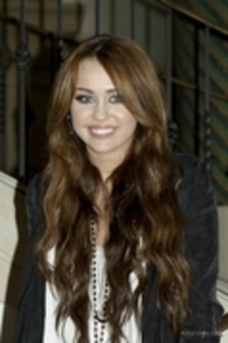 16137102_MQCMSDXOR - Sedinta foto Miley Cyrus 43
