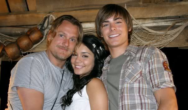 Zanessa-3-vanessa-anne-hudgens-10574308-604-355