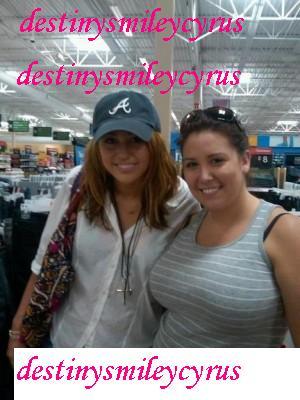 with a fan Jennifer - A Day at Shopping