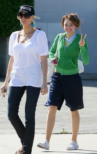  - MILEY CYRUS - OUT AND ABOUT IN GREEN