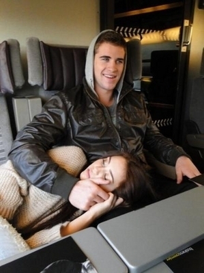 ma-and-liam-hemsworth