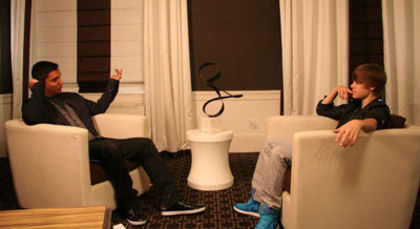 -- 2-- - Justin Sits Down With MTV News 2010