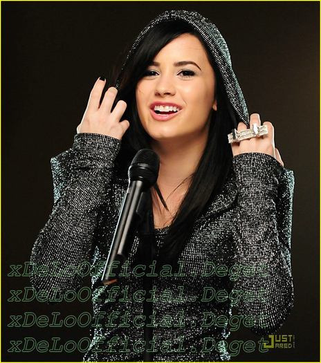 demi-lovato-remember-december-2[1]