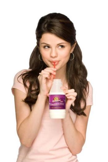 Selena-Gomez-wizards-of-waverly-place-the-movie-7155532-432-650