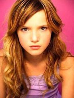 Bella_Thorne_1223444706[1]