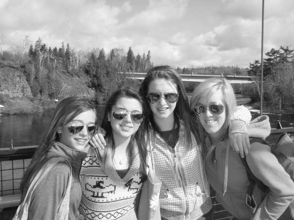 Holiday with my besties (L)