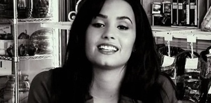 Demmm - Demi Lovato