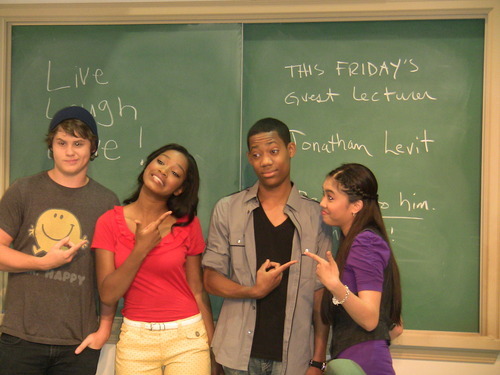 True Jackson VP Backstage (002)