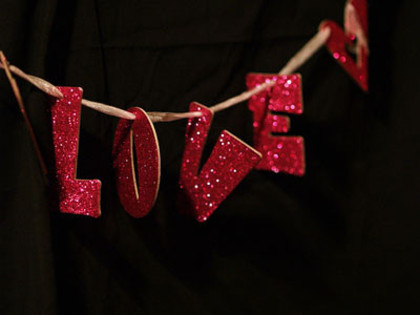 love,red,letters,string,333-01c65b7eecfc4cbcd1a75e4e81f09598_h - x_Love_x