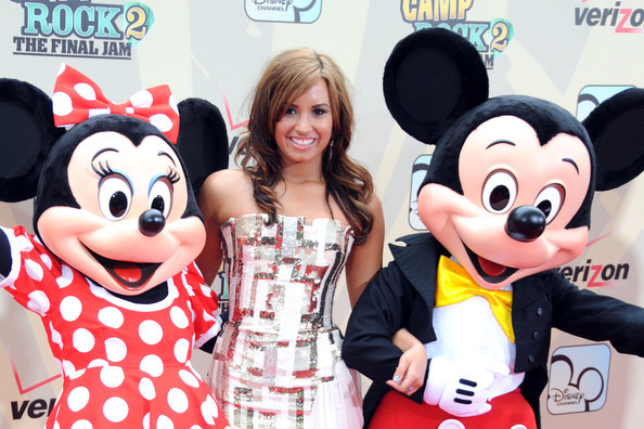 Demi+Lovato+Minnie+Mouse+Premiere+Camp+Rock+wYTmlkx5DYal