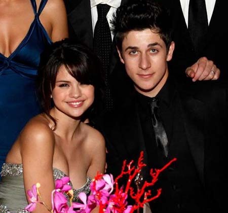 selena-gomez-and-david-henry-wizards-of-waverly-emmy-awards-1