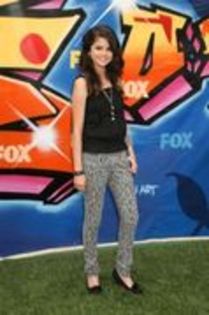 0 x - 26 . o8 . 2oo7 - x 0 (33) - Selena Gomez Award Shows 2OO7 August Teen Choice Awards