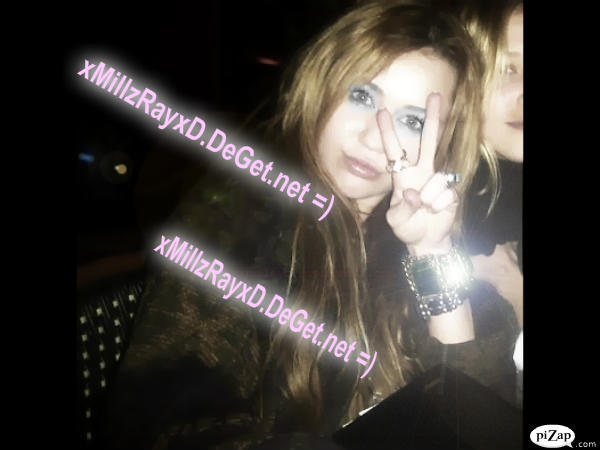 > Peace From Miley .. She loves You < - x New Pics With Miley x