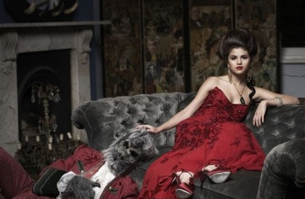 Beauty-and-the-beast-selena-gomez-19044883-439-286