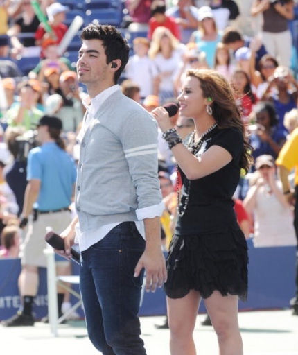normal_061 - JB and Demi-ARTHUR ASHE KIDS DAY