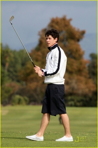 normal_021 - Nick-Out to go golfing in Los Angeles-with selena-i am gelous
