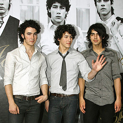 605 - Jonas Brothers