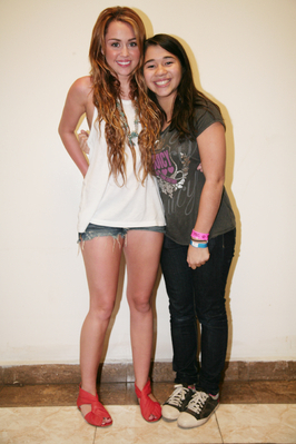 Meeting Fans Backstage in Panama City (05) - x - MeetingFans - x