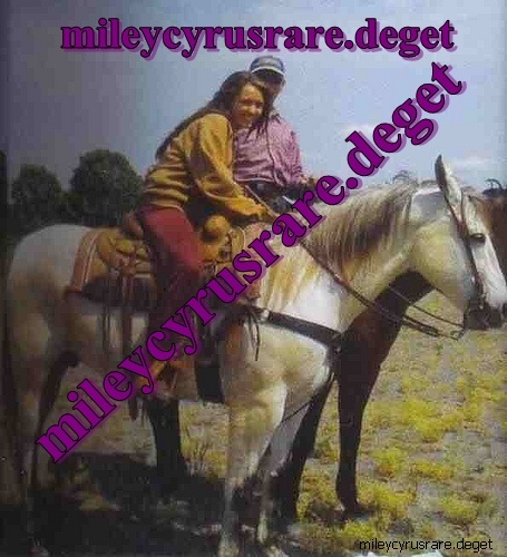 i ride a horse - a very very rare pic with miley