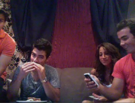 Jonas Brothers Live Chat (13)