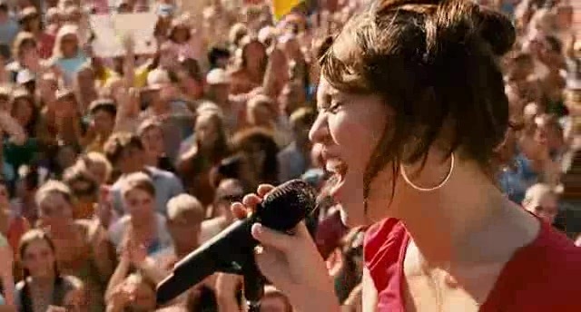 miley ray cyrus (14) - miley cyrus in hannah montana the movie singing the climb