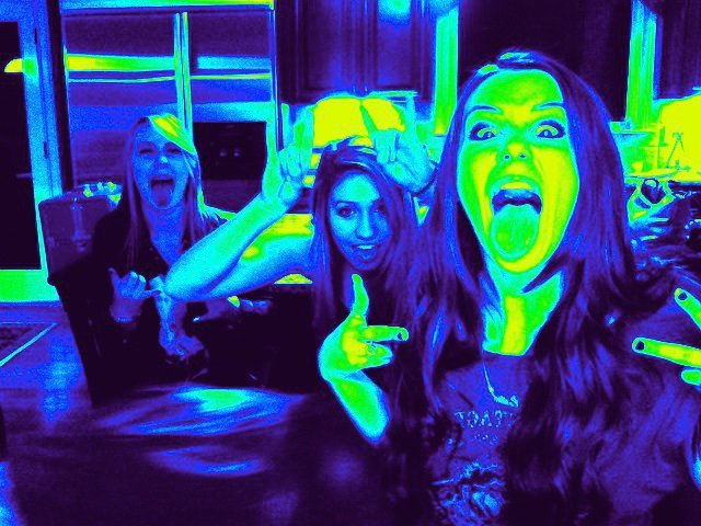 yeaaaah ;) - Last night after party with Caroline and Grace