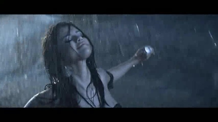 Selena Gomez & The Scene - A Year Without Rain 492