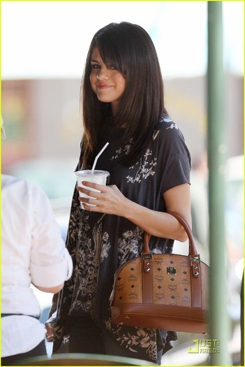 -` Sellz ` - (5) - x - Selena Gomez - x