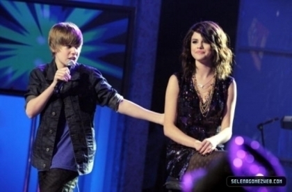 justin bieber and selena gomez (10)