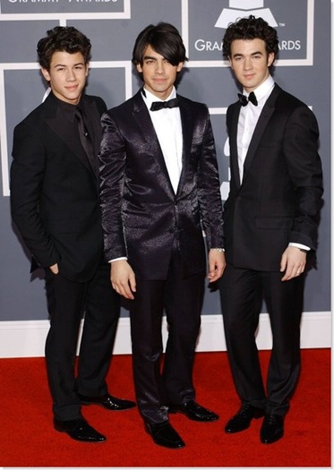 jonas-brothers-2009-grammy-awards-zumawirewestphotos850802-20090209-zaf-thumb