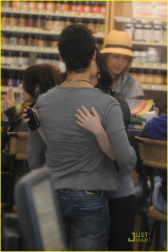 normal_LRG017 - JOE and demi-Out at Erewhon Natural Foods Market in LA-I HATE THESE PHOTOS