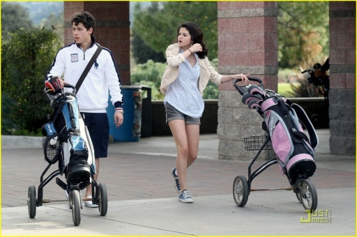 normal_012 - Nick-Out to go golfing in Los Angeles-with selena-i am gelous