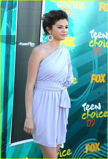 selena-gomez-teen-choice-awards-2009-07