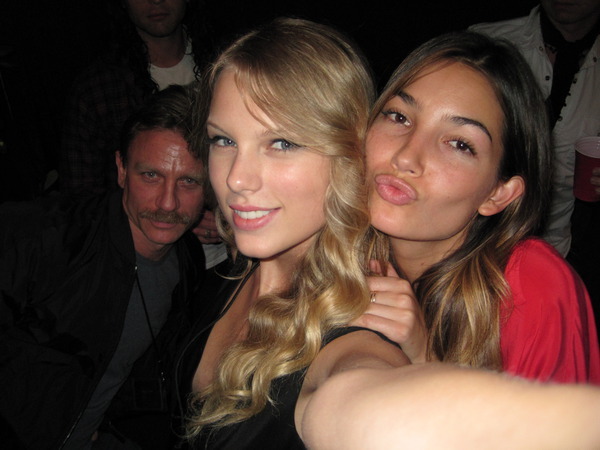 Getting photobombed by Daniel craig = Priceless :)