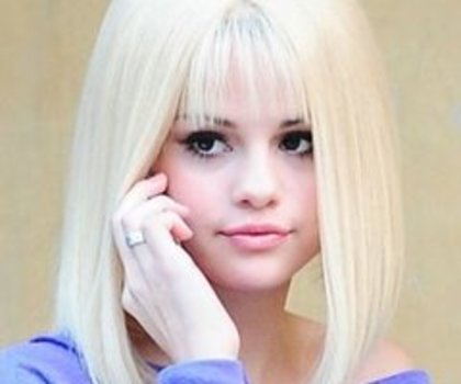 selena-gomez-blonde_thumb