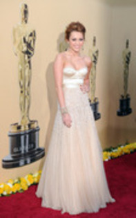 11918253_CXPBDIYJJ - x miley oscar 2010