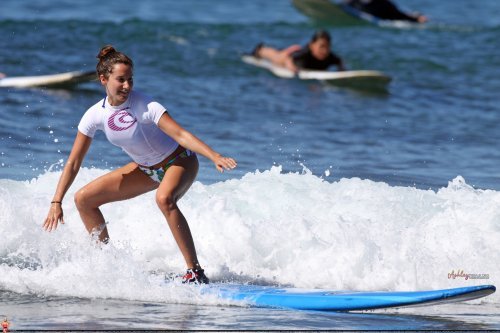 02 - x - Surfing in Hawaii - x