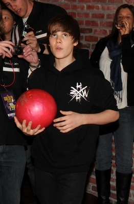 Bowling with Justin Bieber (6) - Bowling with Justin Bieber