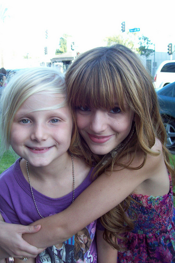 Me and Bella Thorne - With the Shake It Up cast