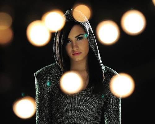 13334_101246736565213_100000396600060_33081_7489832_n - The Real Demi Lovato